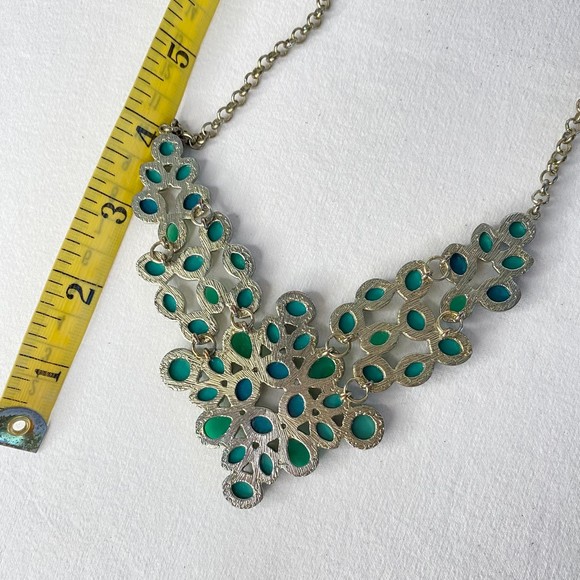 Shades Of Green Stone Bib Necklace Silver Tone Chain - Picture 4 of 5
